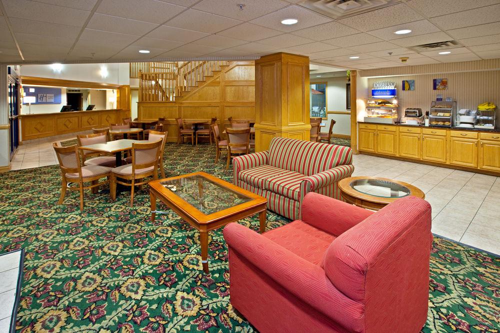 Holiday Inn Express Scottsburg By Ihg Exteriér fotografie